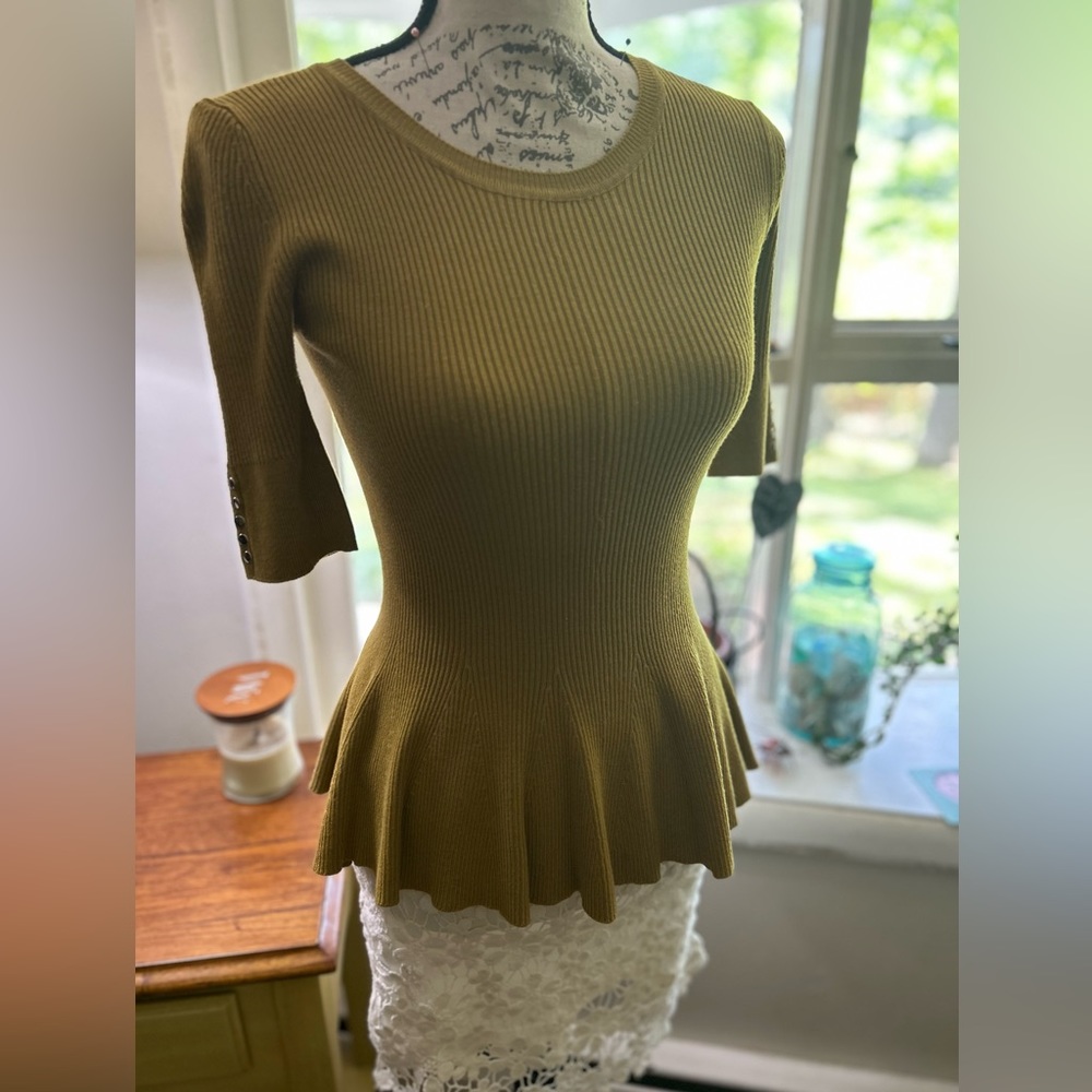 XS~ Dress up or Down~ purchase with skirt for $12 ~ bundle